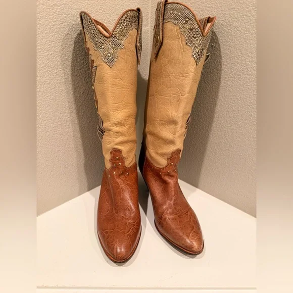 Buttero Italian Made Women's Heeled Boots - Picture 5 of 10